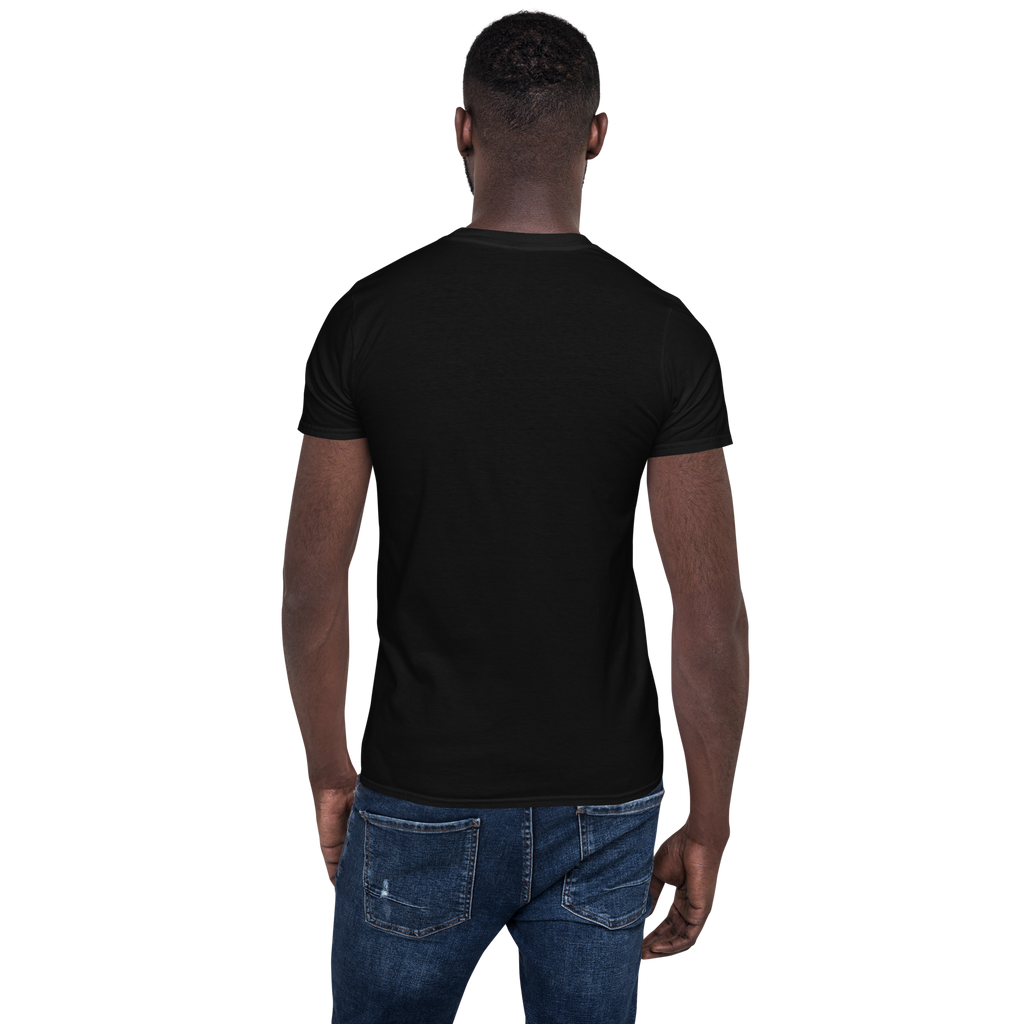 No Crown, Still Royal (Cardinal Bird) – Black Pride Cotton T-Shirt, Cardinal Graphic Streetwear for Men and Women, Urban 304 Culture Resilience Tee